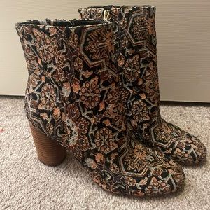 Sam Edelman patterned boots! Size 7.5